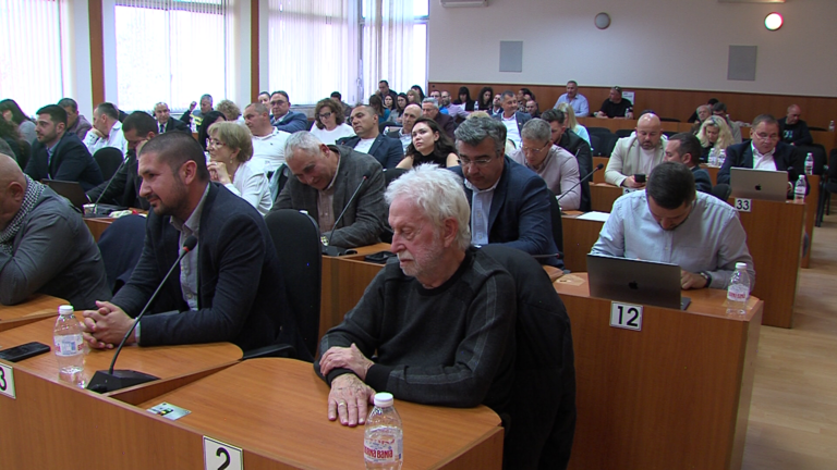 Местят хората от Дом „Гаврил Кръстевич“ в бившата сграда на Ексулап