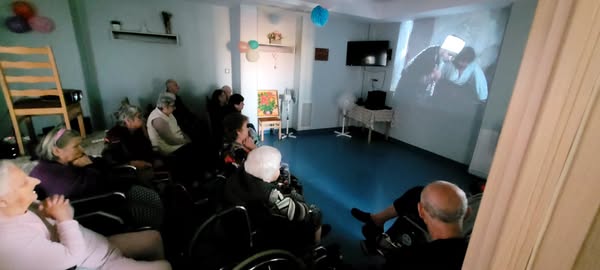 Пазарджишки библиотекари посетиха Дом за стари хора