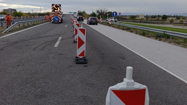 Заради ремонт на настилка в платното за София движението при 63-и км на АМ „Тракия“ ще е в изпреварващата лента