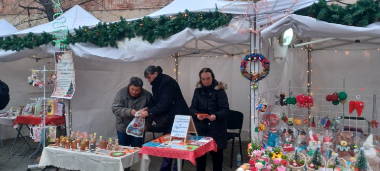 Сдружение „Човеколюбие“ участва в благотворителен коледен базар