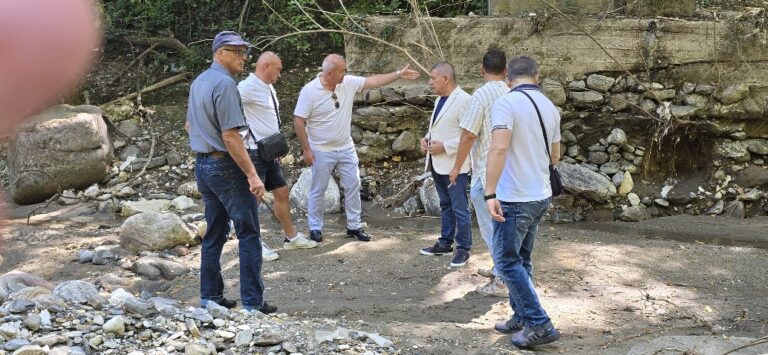 След пороя: Извършиха оглед на довеждащия водопровод над Пещера